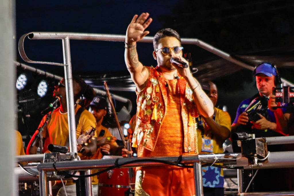 Thiago Aquino é destaque do Festival da Primavera com show gratuito em Paripe nesta sexta-feira (18)